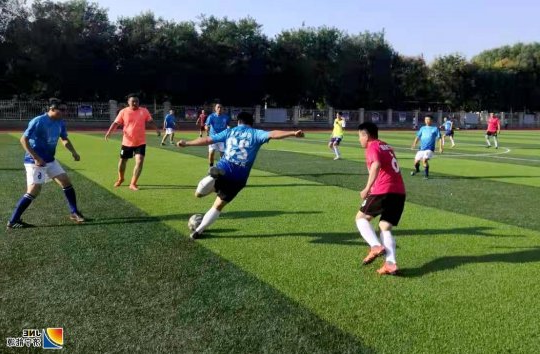 济宁能源起航足球队与汶上中锐足球队举行友谊赛