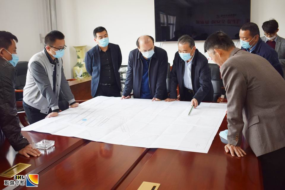 1587627537347754.jpg 2020年4月17日,马金平到金桥煤矿审查生产接续(孙欢 摄).jpg