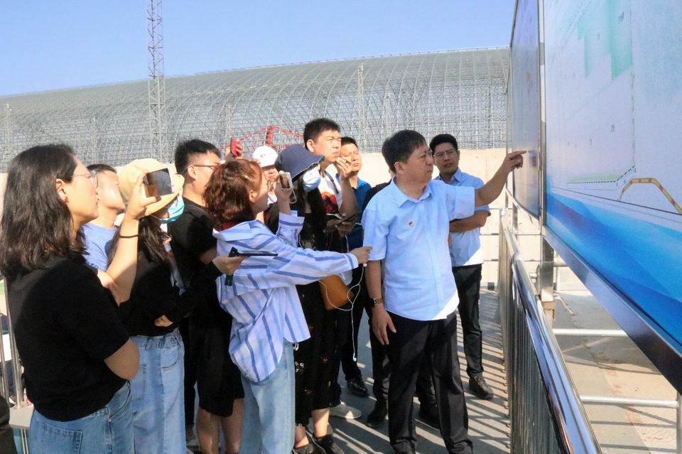 1600824736969588.jpg “大河奔腾”主题采访团走进济矿物流1.jpg