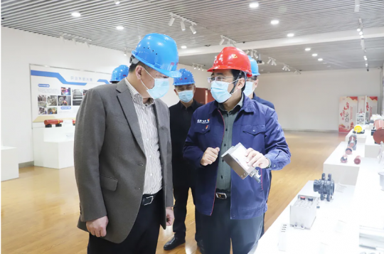 于胜涛就攀登工程企业情况现场办公