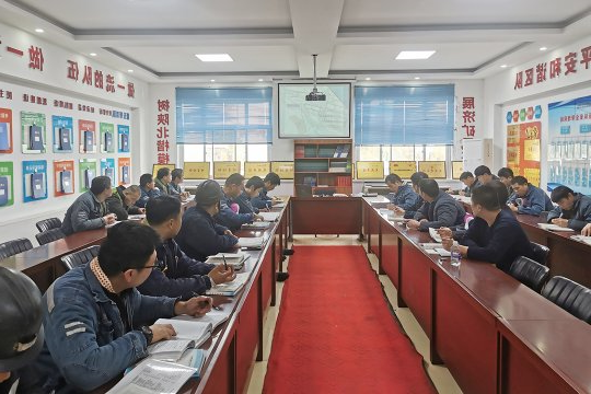 朱家峁煤矿开展“事故案例分析讲解每天一案例”活动