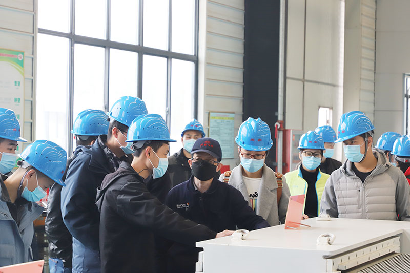 2020-11-17 金蓝领培训班到海纳科技参观 (3).JPG