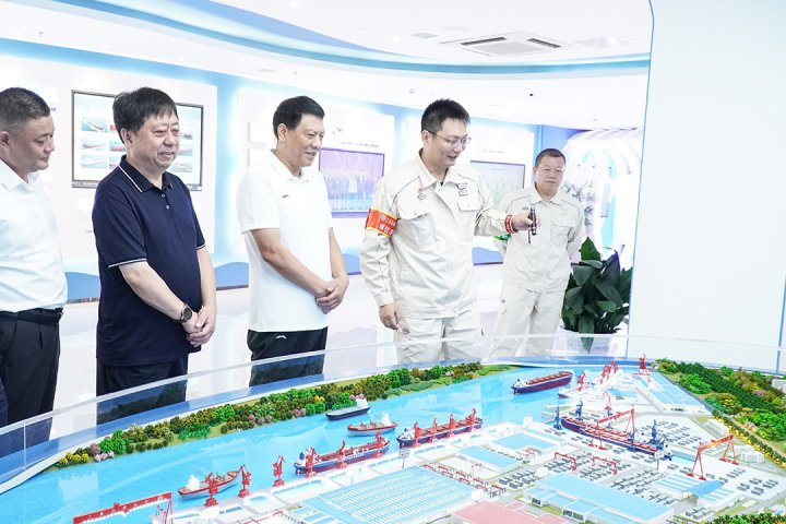 张广宇带队到扬州、宜兴市开展商务活动