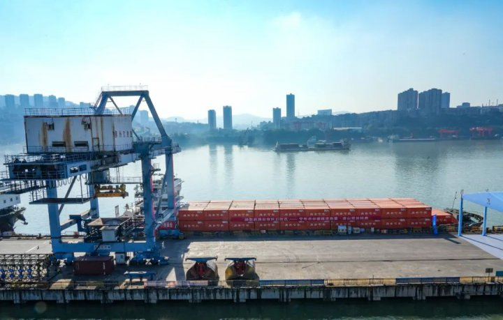 济万同心！济宁—万州江河联运航线正式通航