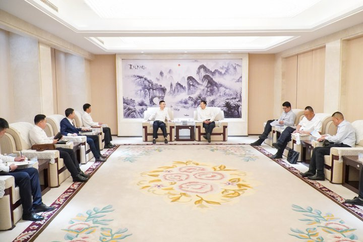 张广宇带队到湖北港口集团交流洽谈合作