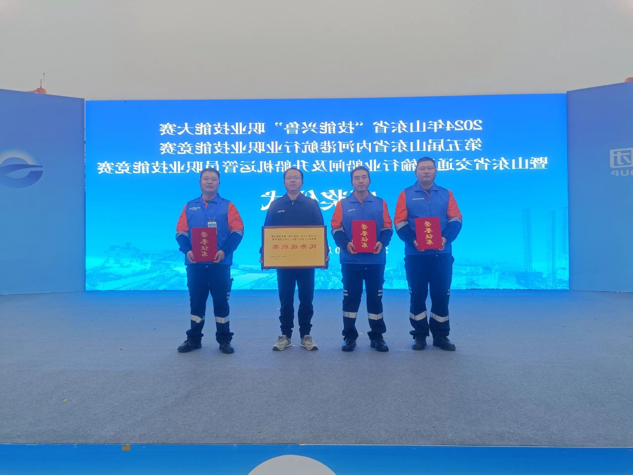 1738914162238353.jpg 1738914147075.jpg