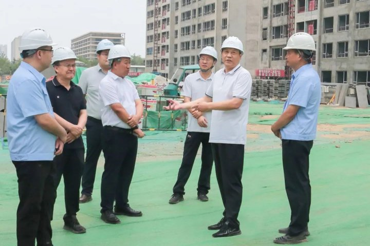 张广宇到圆中园置业调研指导工作