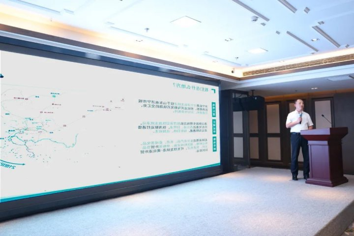 河海交响曲：一座运河港口的智能升级与全球棋局